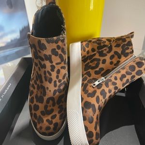 Gently worn animal print wedge tennis shoes